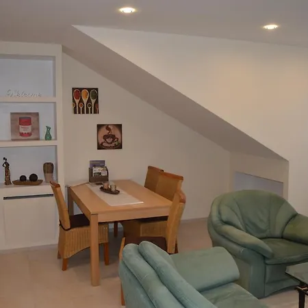 Meerfeld アパート *